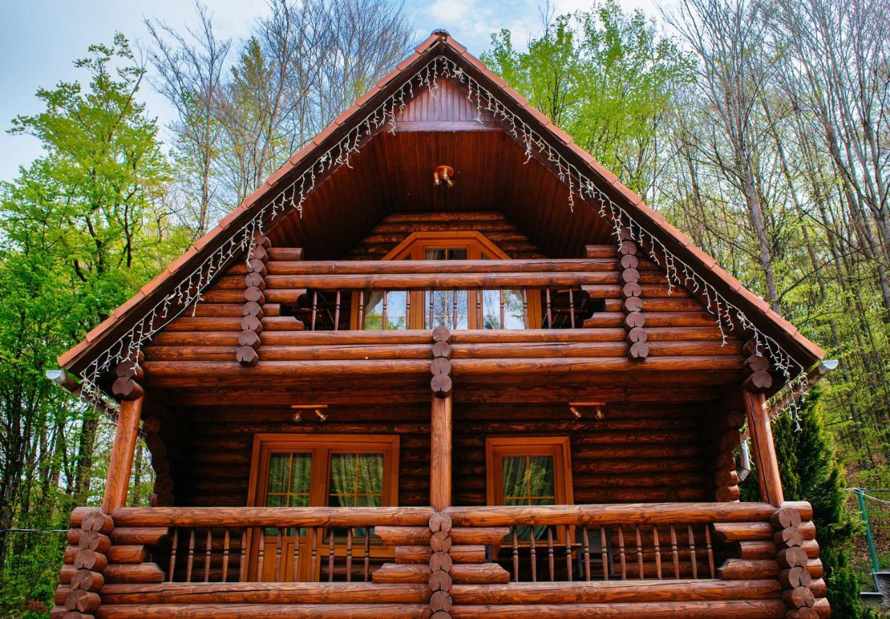 Hotel Toursit Complex Polyana Kvasova Esterno foto